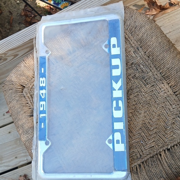 RARE -1948-PICKUP EARLY CAR-LICENSE PLATE FRAME-VINTAGE - Picture 2 of 4